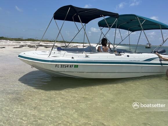 Double shade cover! Plenty of space! 200 HP Outboard! Let’s go! 