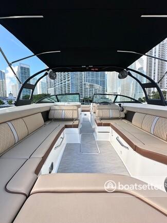 GET 1 HR FREE! 29' Sundeck Party Boat Rental in Miami, FL