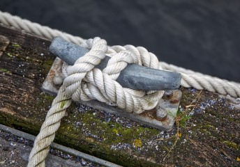 A knot used on a ship dock.