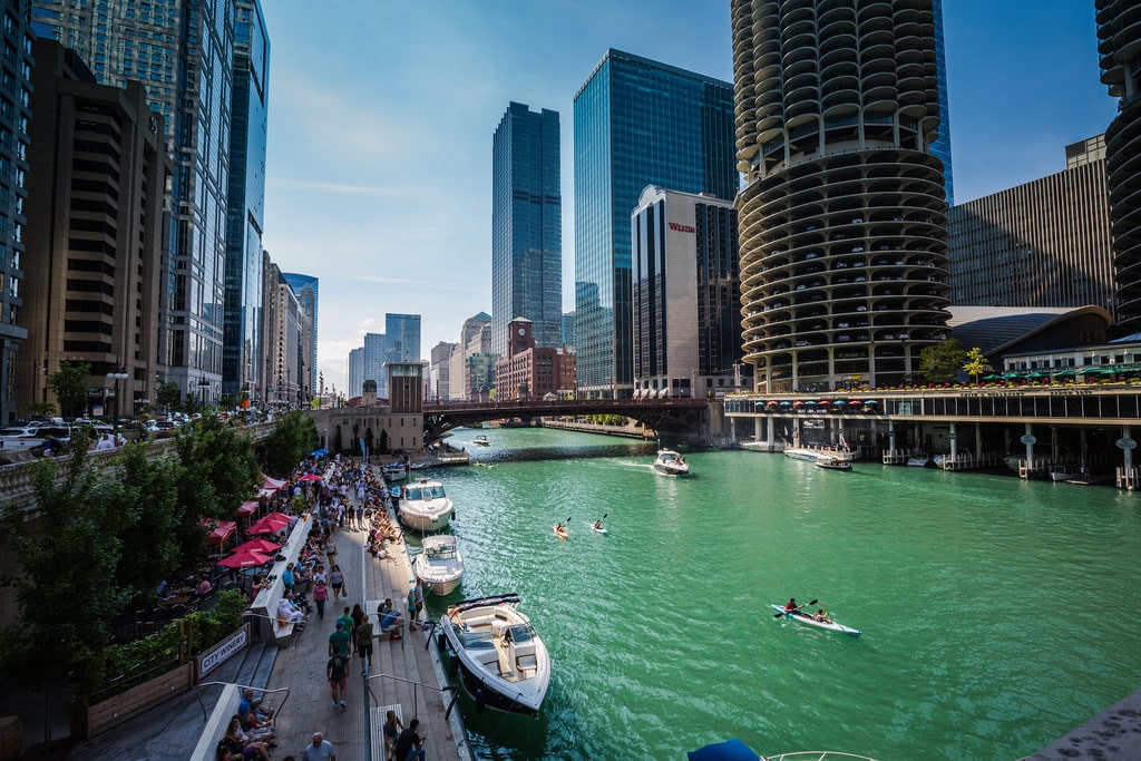 The Best Boat Up Restaurants & Bars in Chicago Boatsetter