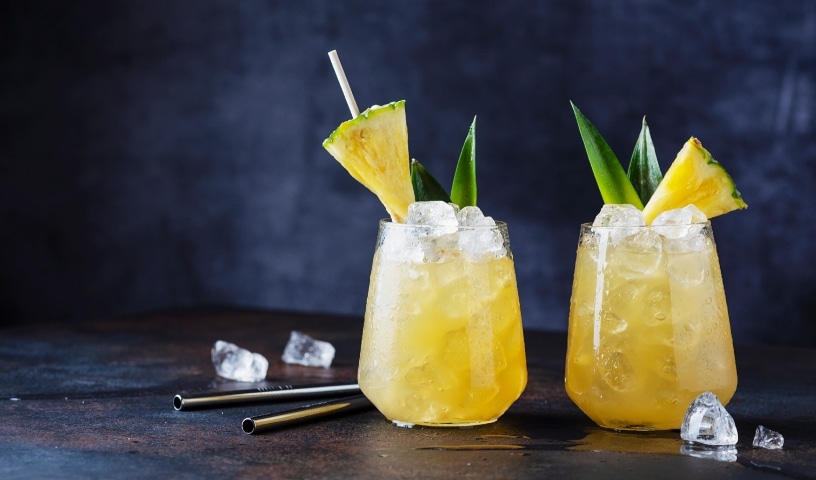 rum and pineapple cocktail