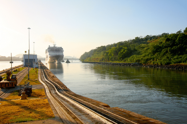 sailing the panama canal