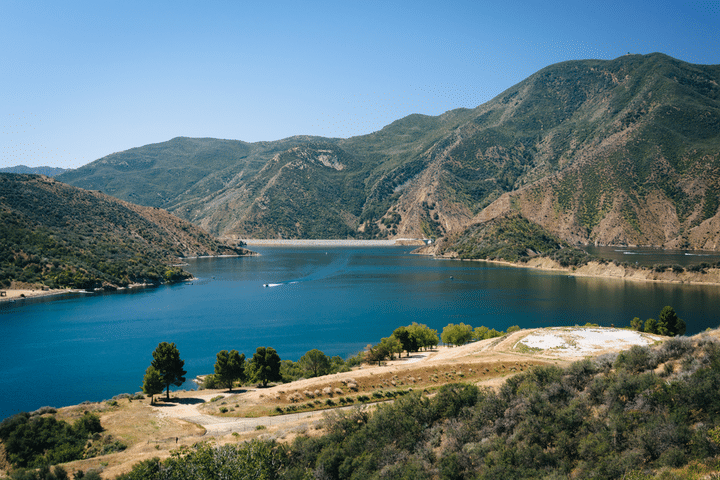 Pyramid Lake boat rentals