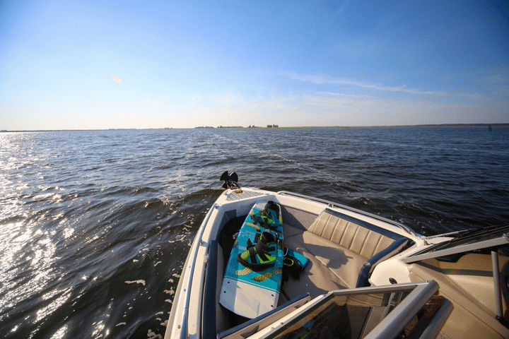 Outboard deck boat - 212SC - Stingray Boats - ski / sport-fishing