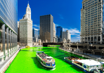 history of dyeing the chicago river green