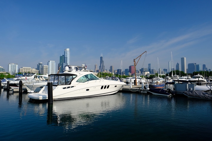 Houseboat Vacations in Chicago, Illinois