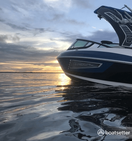 wakesurfing boats for families