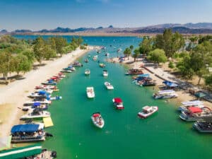Boating in Lake Havasu