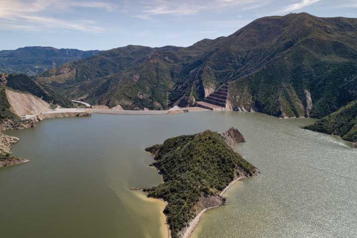 Pyramid Lake Near Los Angeles, California.