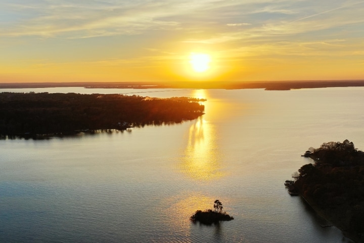 best time to fish lake conroe