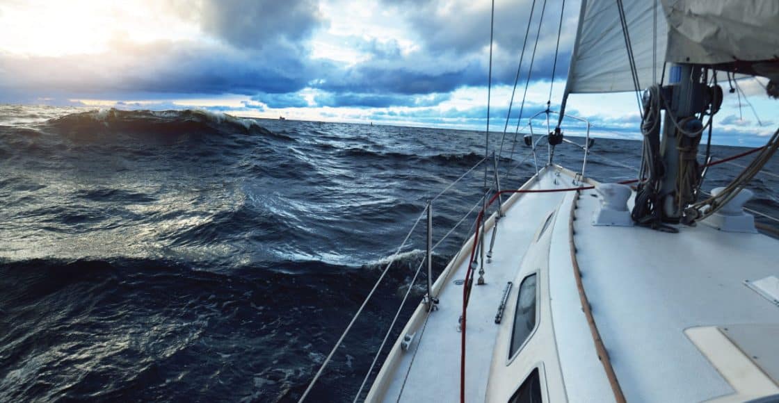 3 Boating Tips on Navigating Rough Waters