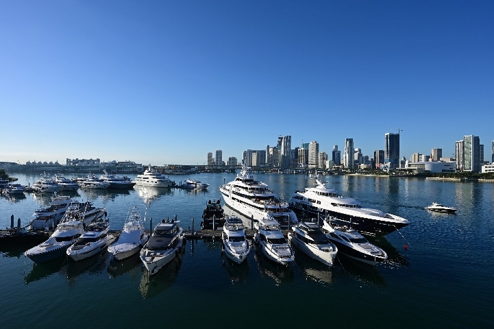 Haulover Sandbar boat rentals