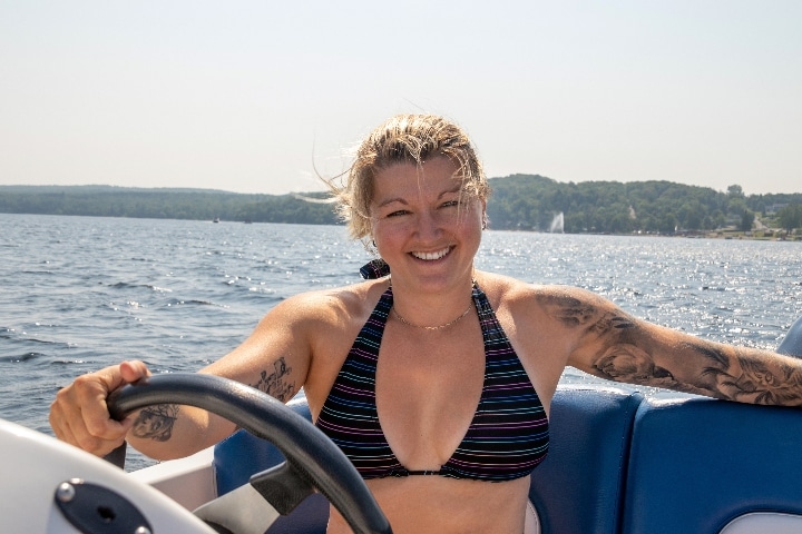 Woman learns boating basics to get her boating license.