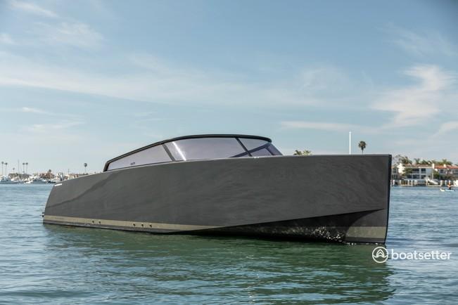 Luxury 40' Day Yacht | VanDutch40 | Newport Beach