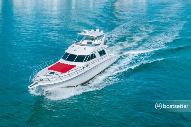 SEA RAY 60' YACHT IN MIAMI FOR UP TO 13 PEOPLE