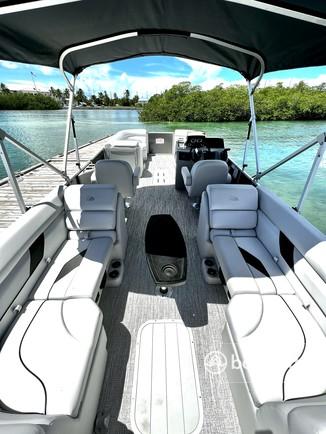 New 22ft Deluxe Pontoon With Lounge