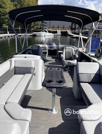 2022 22’ Luxury Bennington TRI-TOON Lake Norman Party Barge