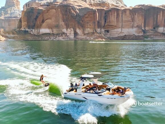 Captained Adventures Lake Powell Wake and Water Sports Tours