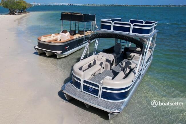 27ft Double Deck Tritoon with Water Slide and Upperdeck Lounge